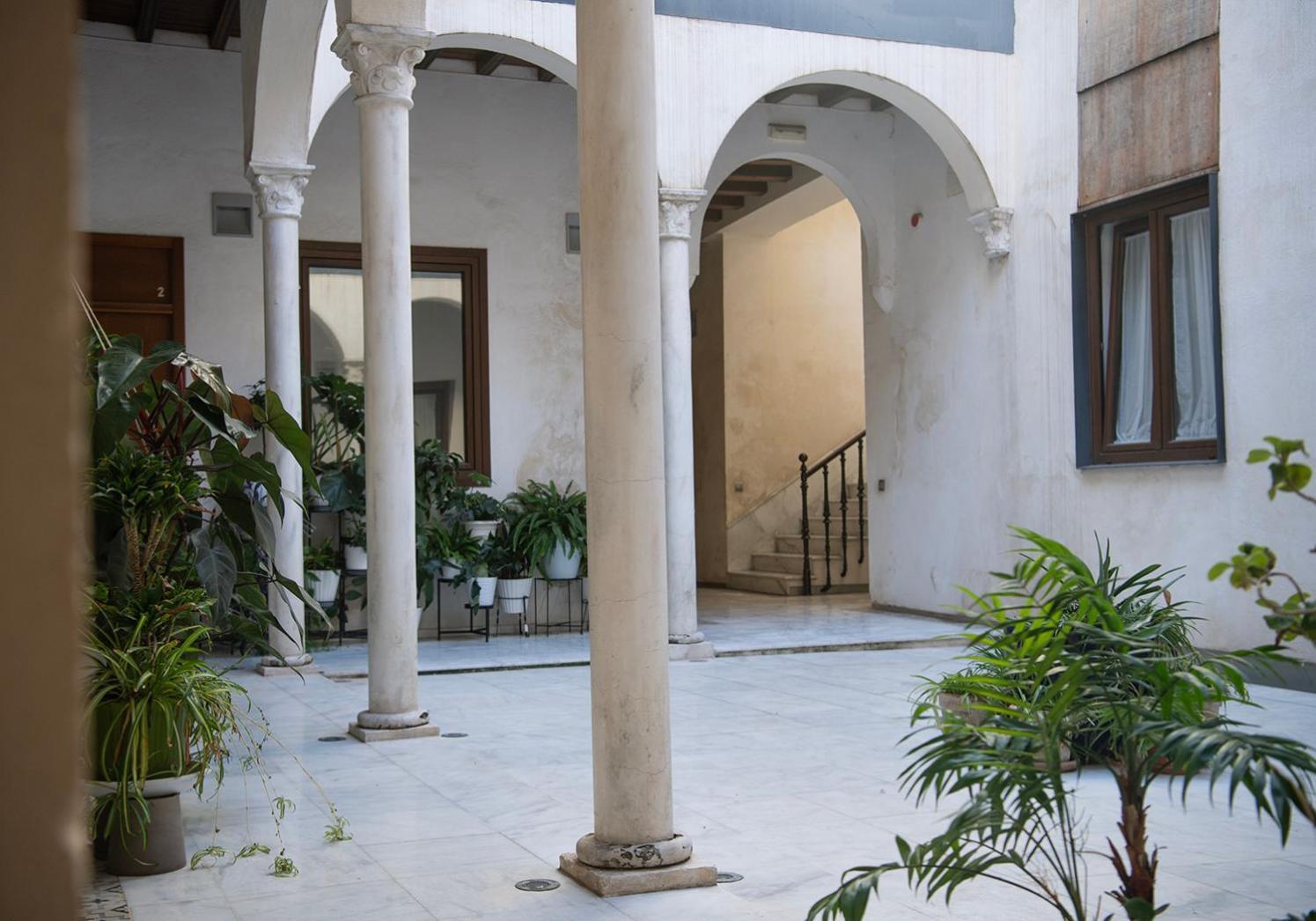 סביליה Casa Palacio Bustos Tavera מראה חיצוני תמונה