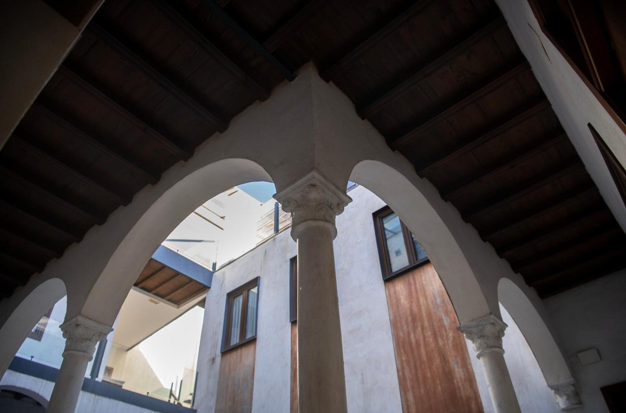 סביליה Casa Palacio Bustos Tavera מראה חיצוני תמונה